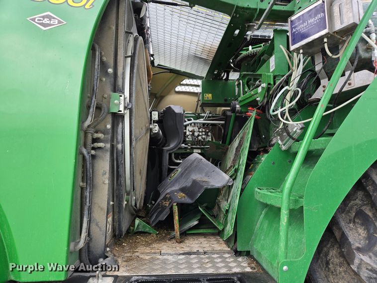 image for item YA0355 2019 John Deere 9800i forage harvester