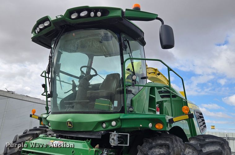 image for item YA0355 2019 John Deere 9800i forage harvester