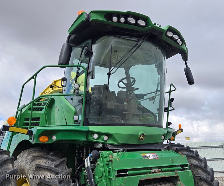 image for item YA0355 2019 John Deere 9800i forage harvester