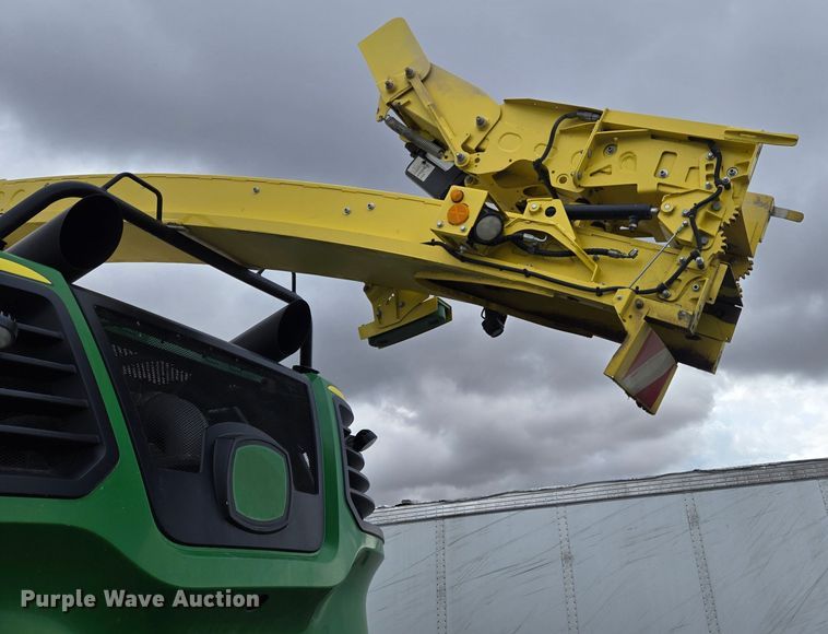 image for item YA0355 2019 John Deere 9800i forage harvester