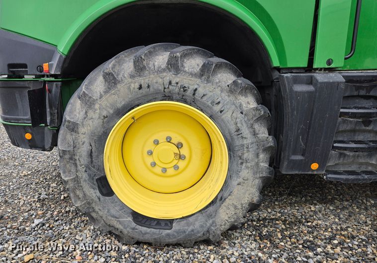 image for item YA0355 2019 John Deere 9800i forage harvester