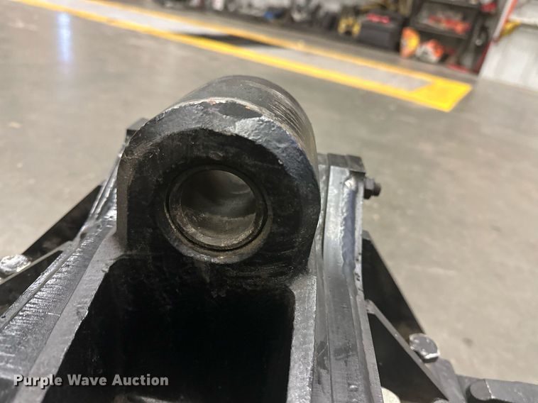 image for item DF8462 Holland Kompensator fifth wheel plate mounting system