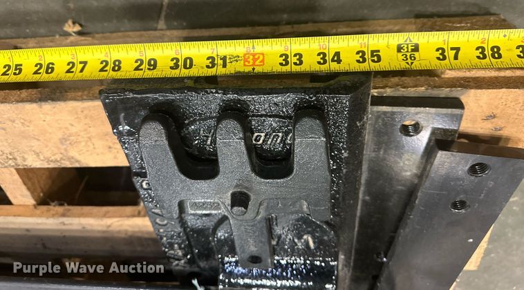 image for item DF8462 Holland Kompensator fifth wheel plate mounting system