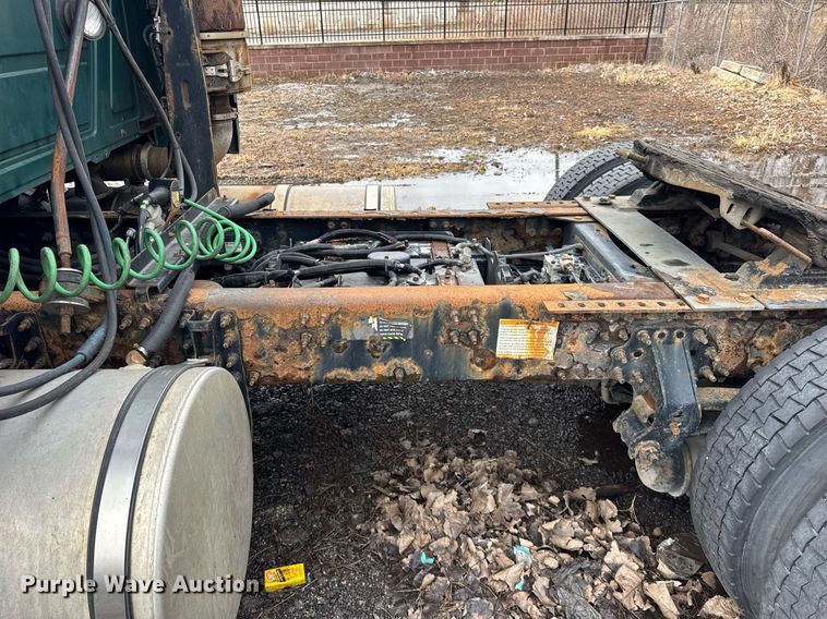 image for item DH9780 2009 Mack CXU612 semi truck