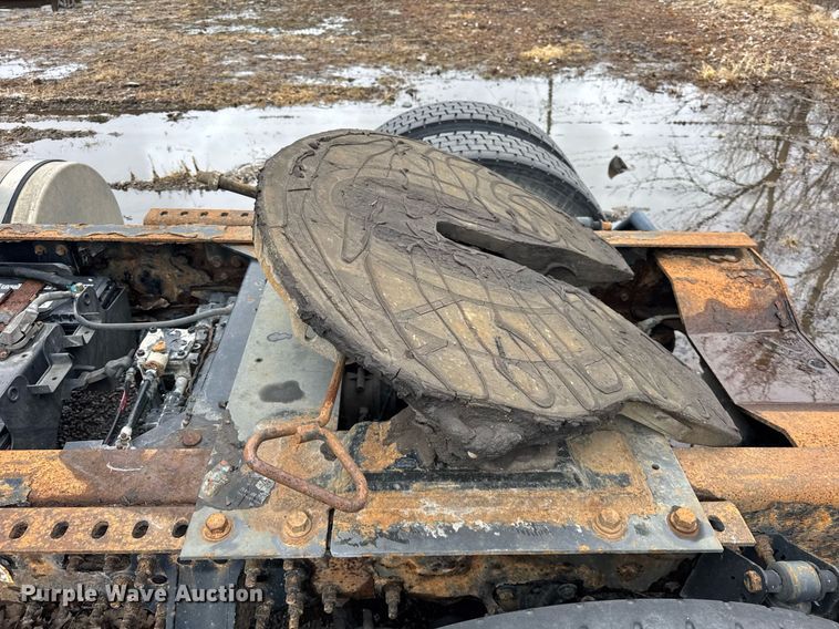 image for item DH9780 2009 Mack CXU612 semi truck