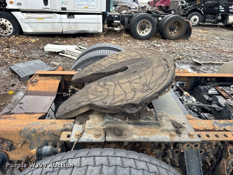 image for item DH9780 2009 Mack CXU612 semi truck