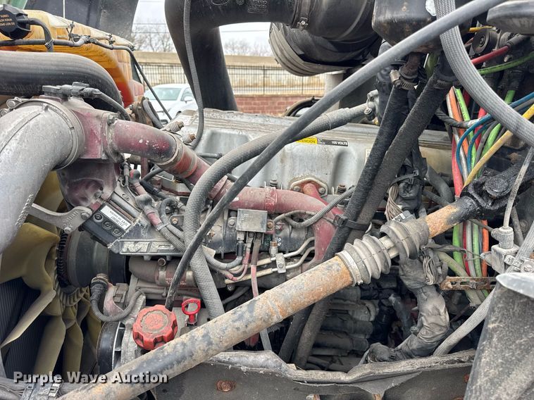 image for item DH9780 2009 Mack CXU612 semi truck