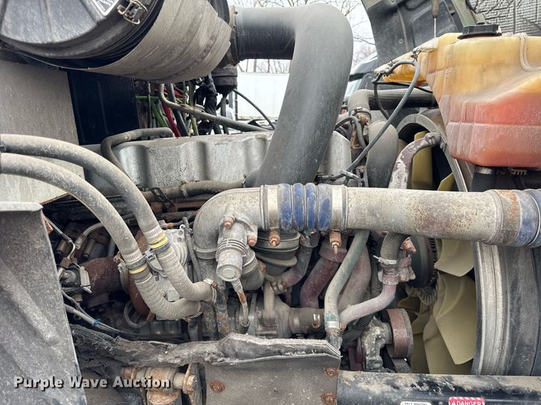 image for item DH9780 2009 Mack CXU612 semi truck