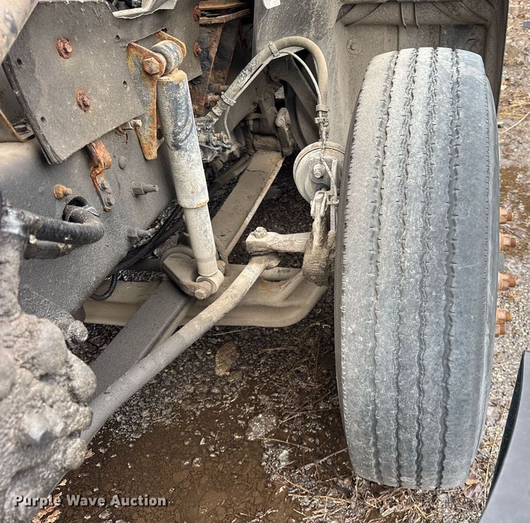 image for item DH9780 2009 Mack CXU612 semi truck