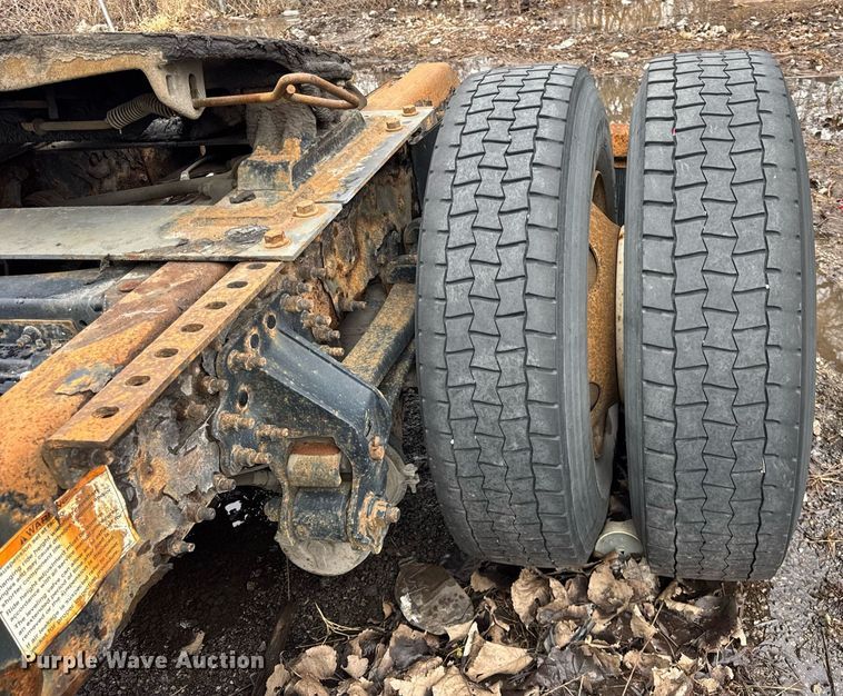 image for item DH9780 2009 Mack CXU612 semi truck