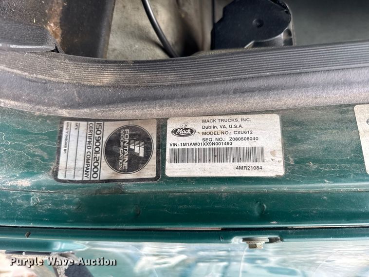 image for item DH9780 2009 Mack CXU612 semi truck