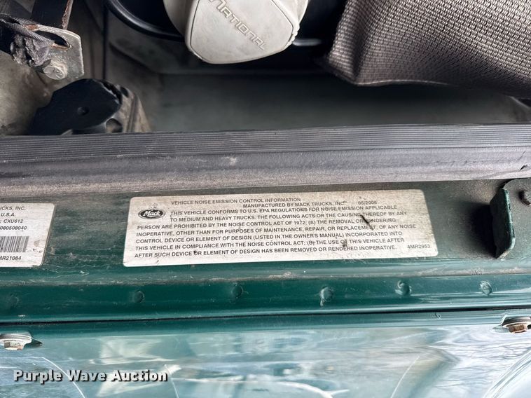 image for item DH9780 2009 Mack CXU612 semi truck