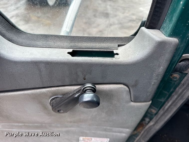 image for item DH9781 2013 Mack CXU612 semi truck