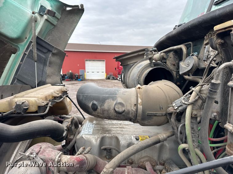 image for item DH9781 2013 Mack CXU612 semi truck