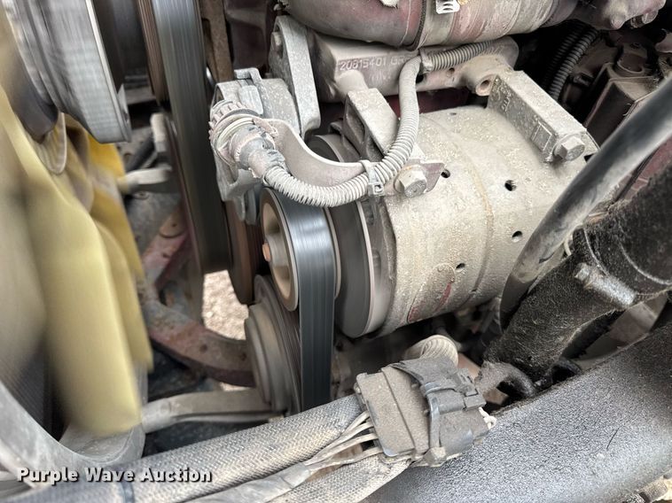 image for item DH9781 2013 Mack CXU612 semi truck