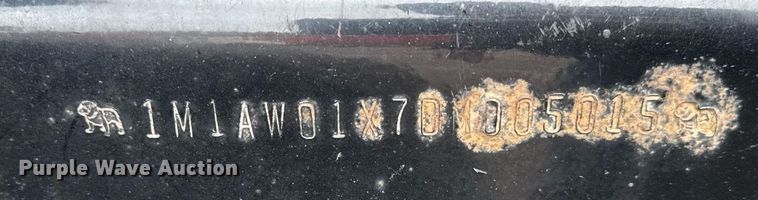 image for item DH9781 2013 Mack CXU612 semi truck