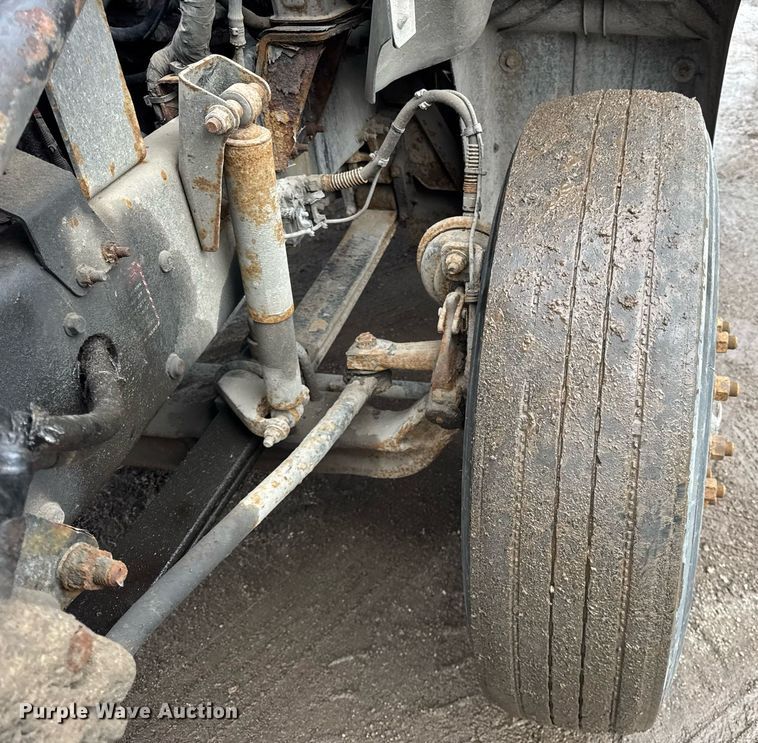 image for item DH9781 2013 Mack CXU612 semi truck