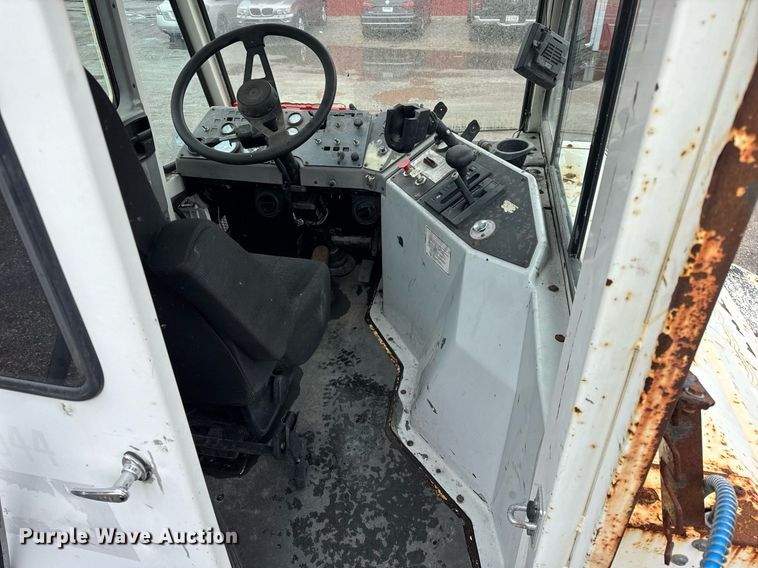 image for item DH9870 2011 Kalmar Ottawa 4x2 yard truck