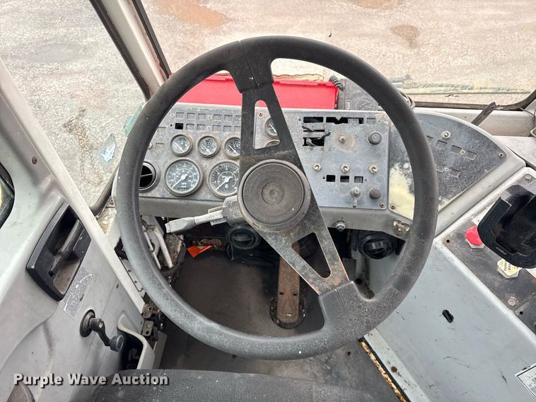 image for item DH9870 2011 Kalmar Ottawa 4x2 yard truck