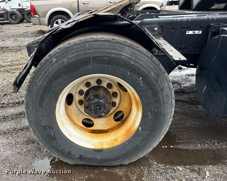 image for item DH9870 2011 Kalmar Ottawa 4x2 yard truck