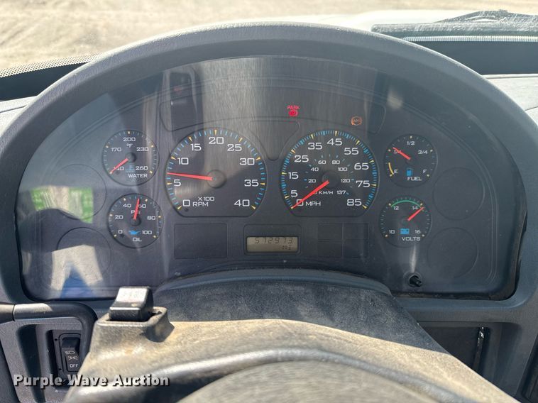 image for item DO0422 2004 International 4300 flatbed truck