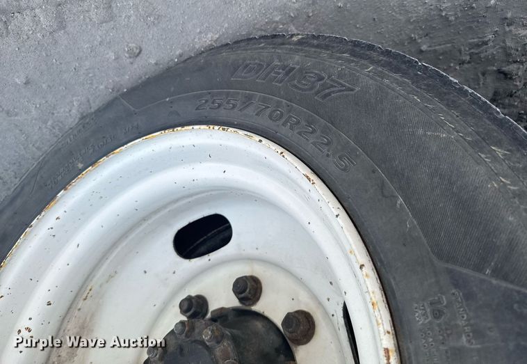 image for item DO0422 2004 International 4300 flatbed truck