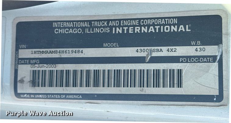 image for item DO0422 2004 International 4300 flatbed truck