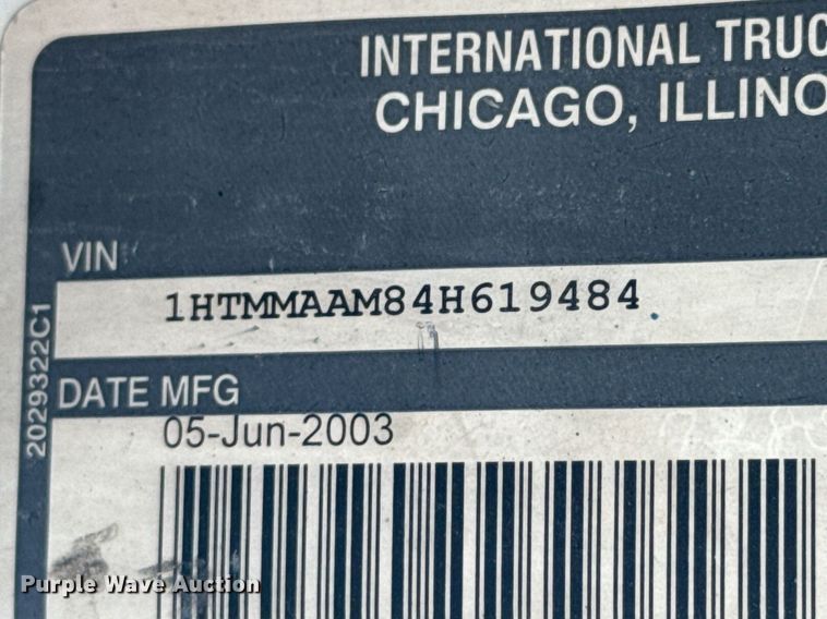 image for item DO0422 2004 International 4300 flatbed truck