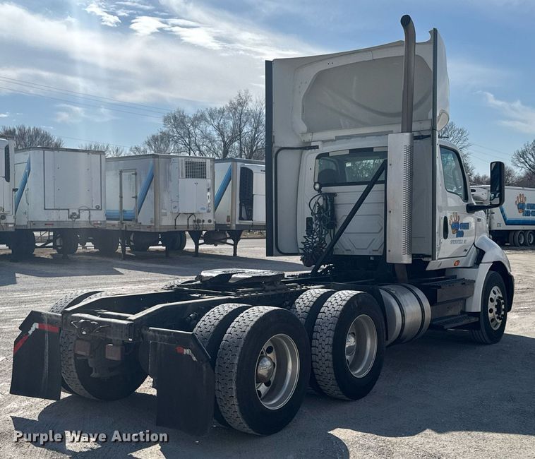 image for item DO0649 2019 International RH613 semi truck