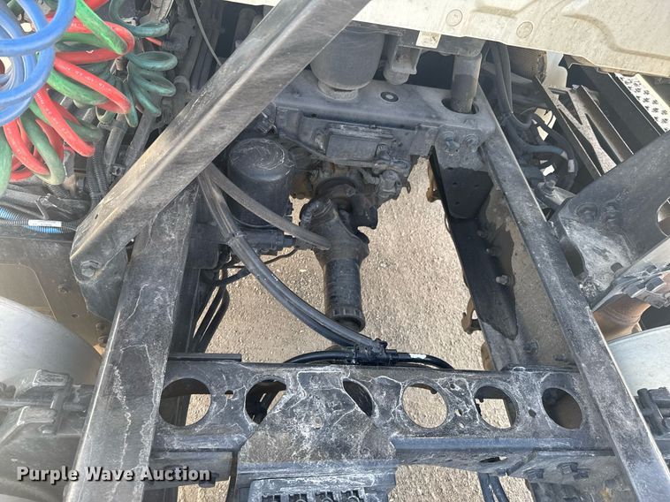 image for item DO0649 2019 International RH613 semi truck