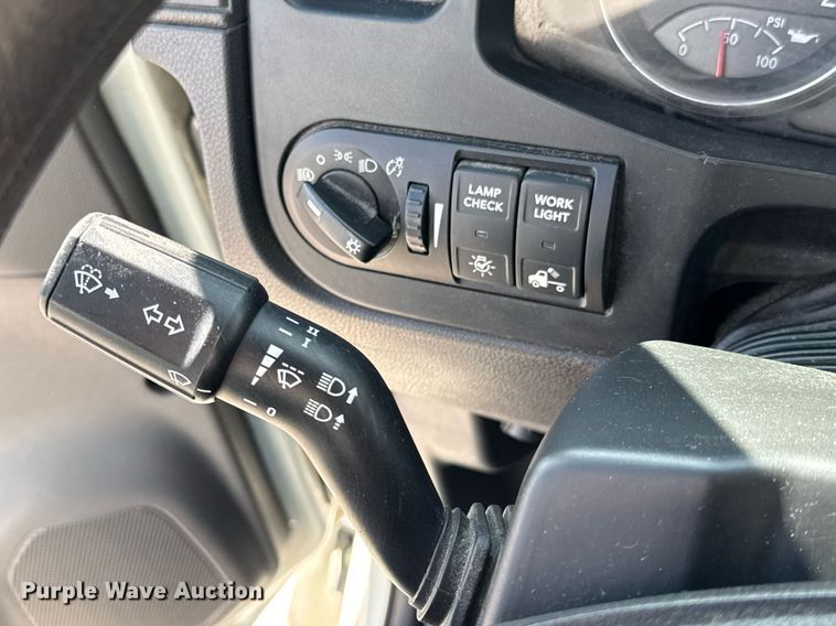 image for item DO0649 2019 International RH613 semi truck