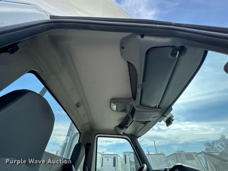 image for item DO0649 2019 International RH613 semi truck