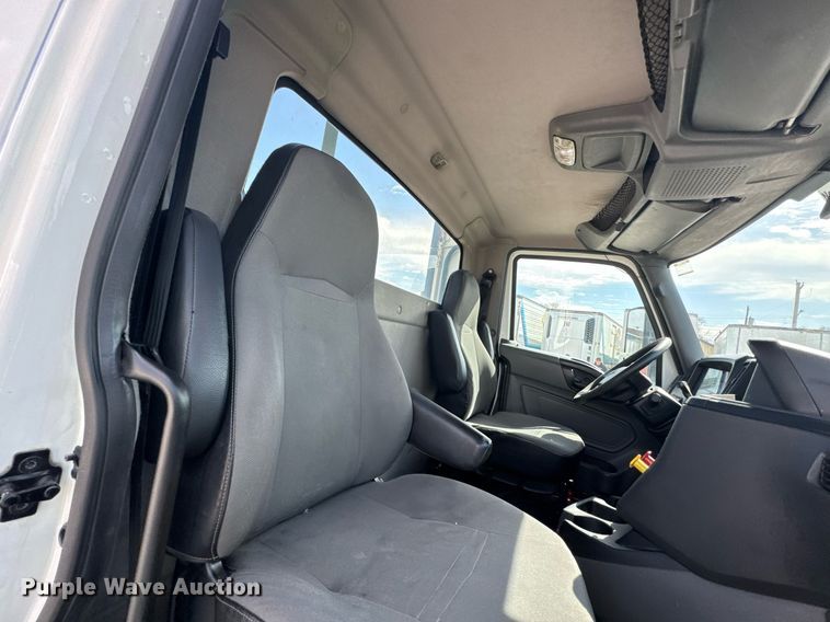 image for item DO0649 2019 International RH613 semi truck