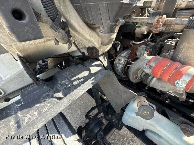 image for item DO0649 2019 International RH613 semi truck