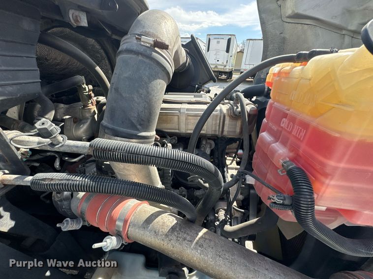 image for item DO0649 2019 International RH613 semi truck