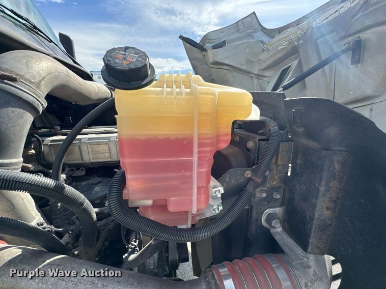 image for item DO0649 2019 International RH613 semi truck