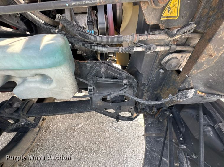 image for item DO0649 2019 International RH613 semi truck