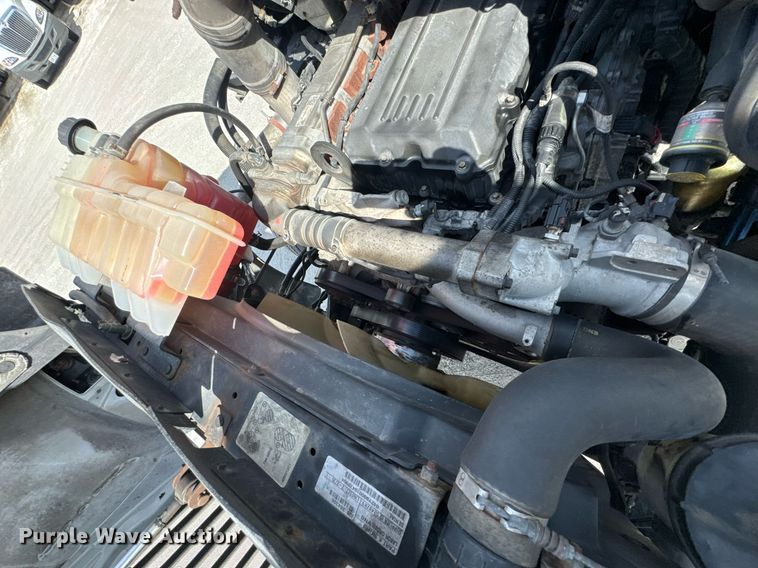 image for item DO0649 2019 International RH613 semi truck