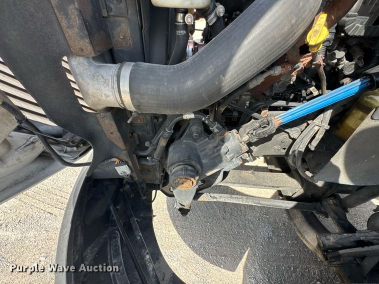 image for item DO0649 2019 International RH613 semi truck