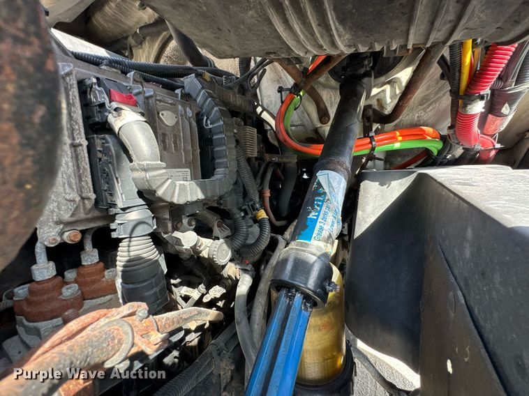 image for item DO0649 2019 International RH613 semi truck