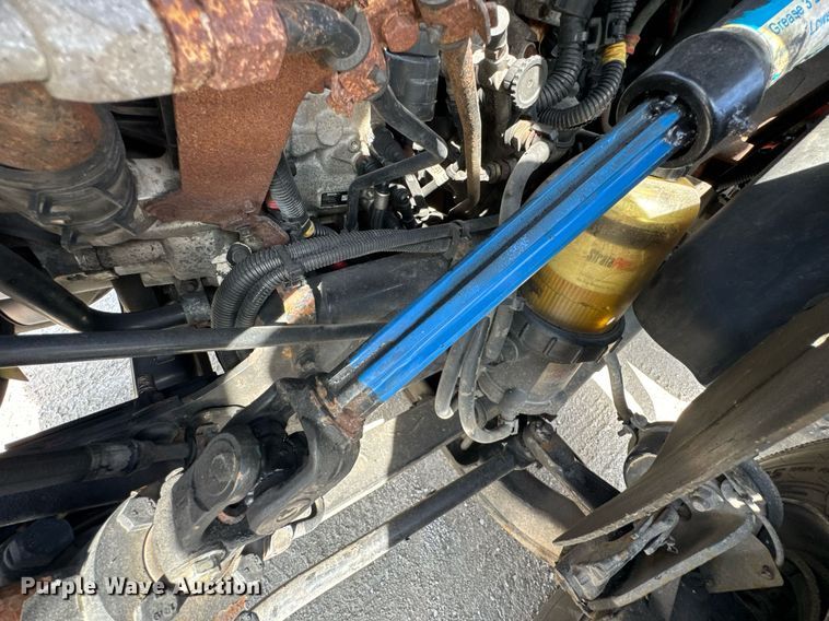 image for item DO0649 2019 International RH613 semi truck