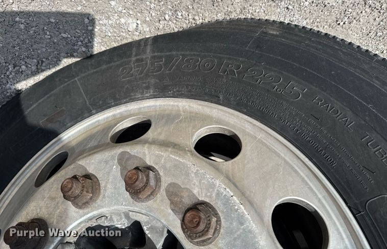 image for item DO0649 2019 International RH613 semi truck