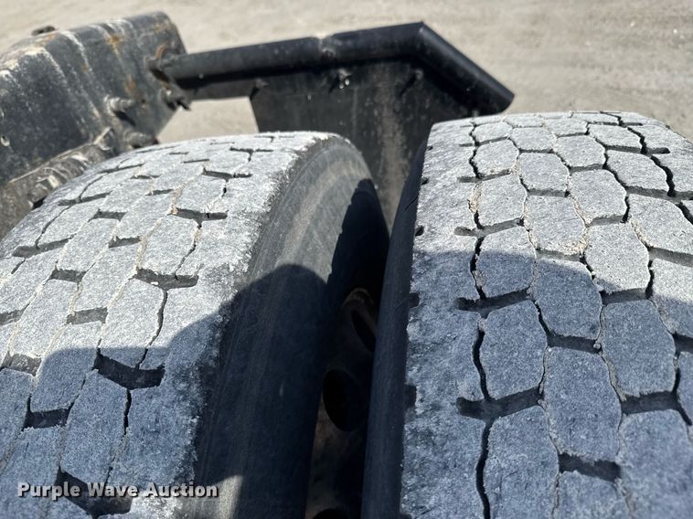 image for item DO0649 2019 International RH613 semi truck