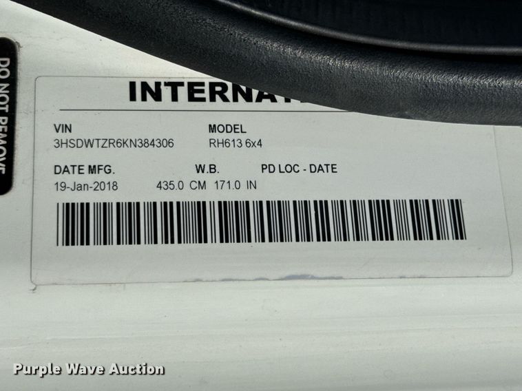 image for item DO0649 2019 International RH613 semi truck