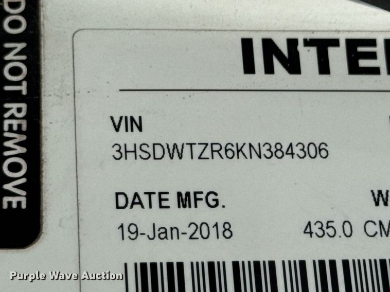 image for item DO0649 2019 International RH613 semi truck