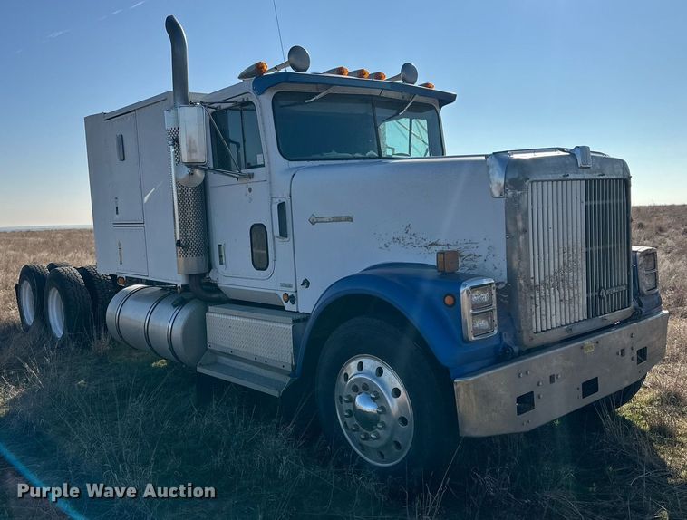 image for item DP6101 1987 International semi truck