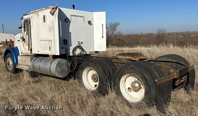 image for item DP6101 1987 International semi truck