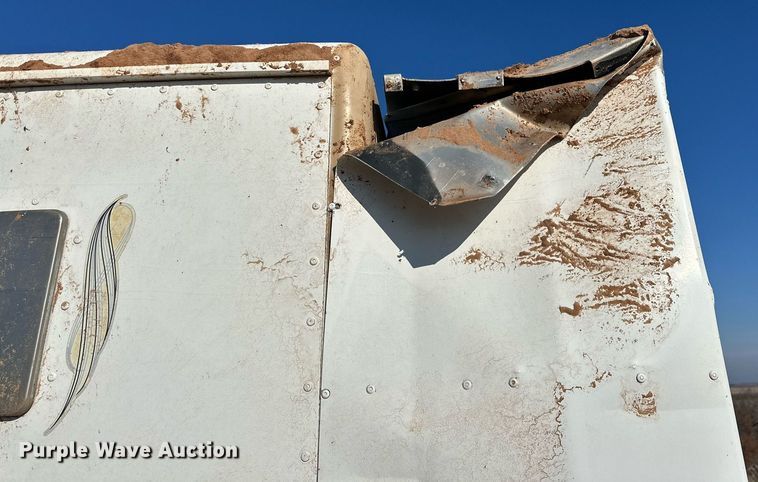 image for item DP6101 1987 International semi truck