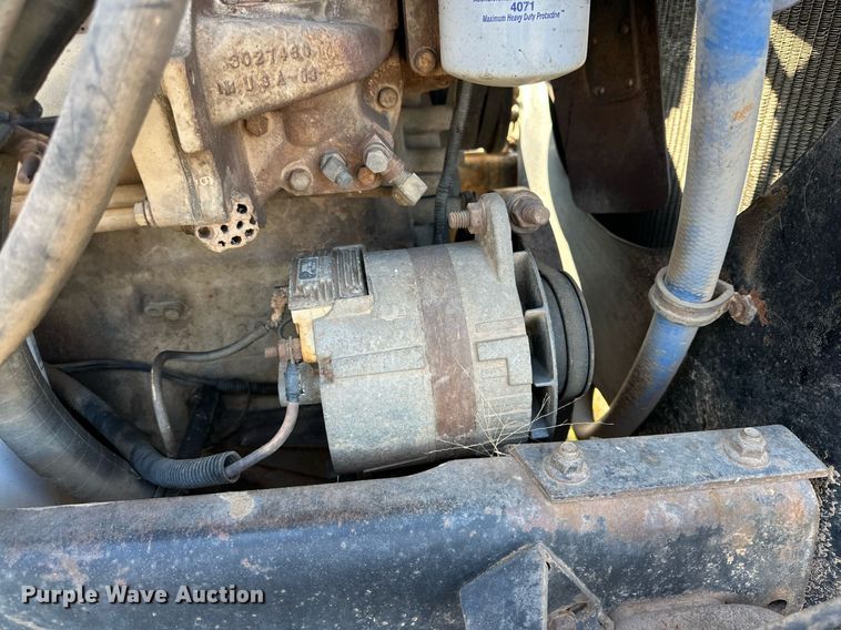 image for item DP6101 1987 International semi truck