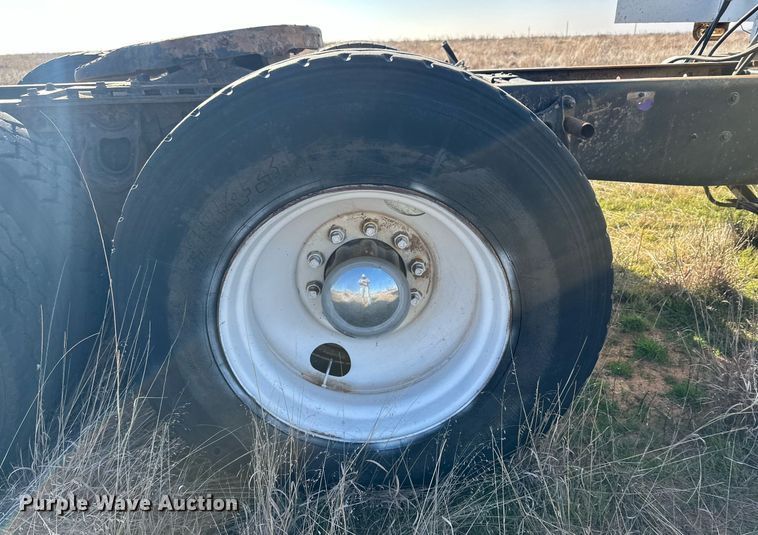 image for item DP6101 1987 International semi truck